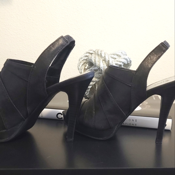 Heels - Picture 9 of 9